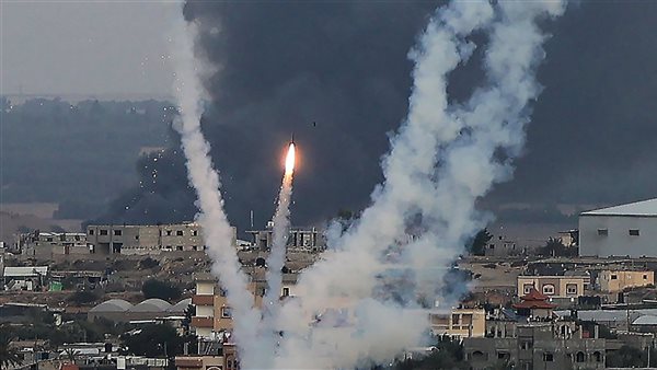 “القاهرة الإخبارية”: غارات إسرائيلية على بلدة بنت جبيل جنوبي لبنان  – التقرير