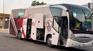 يرافقهم حسين لبيب، حافلة فريق الزمالك تتحرك إلى إستاد المملكة أرينا لمواجهة الأهلي - التقرير