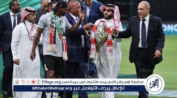 لقطة تتويج الزمالك بكأس السوبر وتحية الجماهير لعبد الواحد السيد لحظة خروجه - التقرير