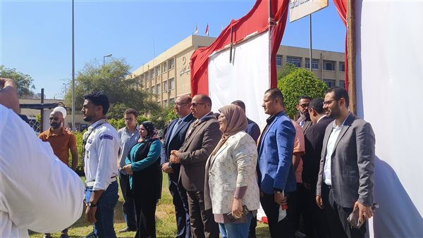 بالكرة والبالونات، احتفالات جامعة المنصورة في بداية العام الدراسي (فيديو وصور) – التقرير