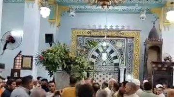 المئات يشيعون شقيقة أحمد عمر هاشم لمثواها الأخير بالشرقية - التقرير