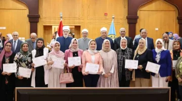 مجلس جامعة الأزهر يكرم المشاركات في برنامج صناعة القيادات النسائية المشرقة - التقرير