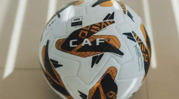 الإعلان عن كرة مباراة السوبر الأفريقى بين الأهلى والزمالك - التقرير