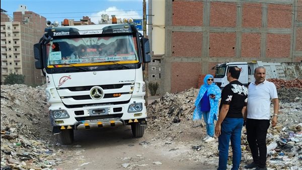 رفع 1،300 طن مخلفات من على جانبي الطريق الدائري في المنصورة – التقرير