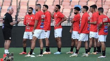 لاعبو المنتخب يؤدون صلاة الجمعة بالفندق و"روح أكتوبر" عنوان الخطبة - التقرير