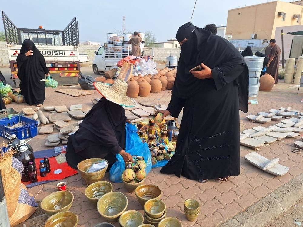 سوق أبوعريش ريادة شعبية – جريدة الوطن السعودية – التقرير