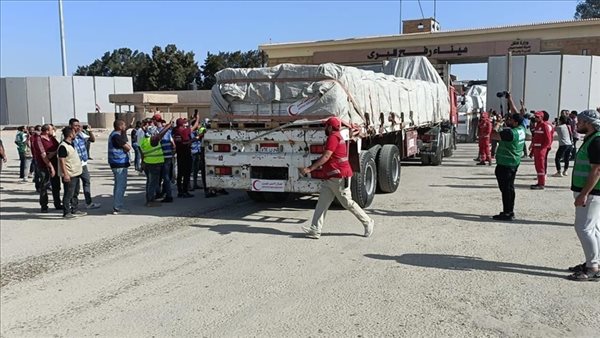 وزيرة التضامن تُتابع جهود غرفة عمليات الهلال الأحمر لتنسيق إرسال المساعدات لغزة – التقرير