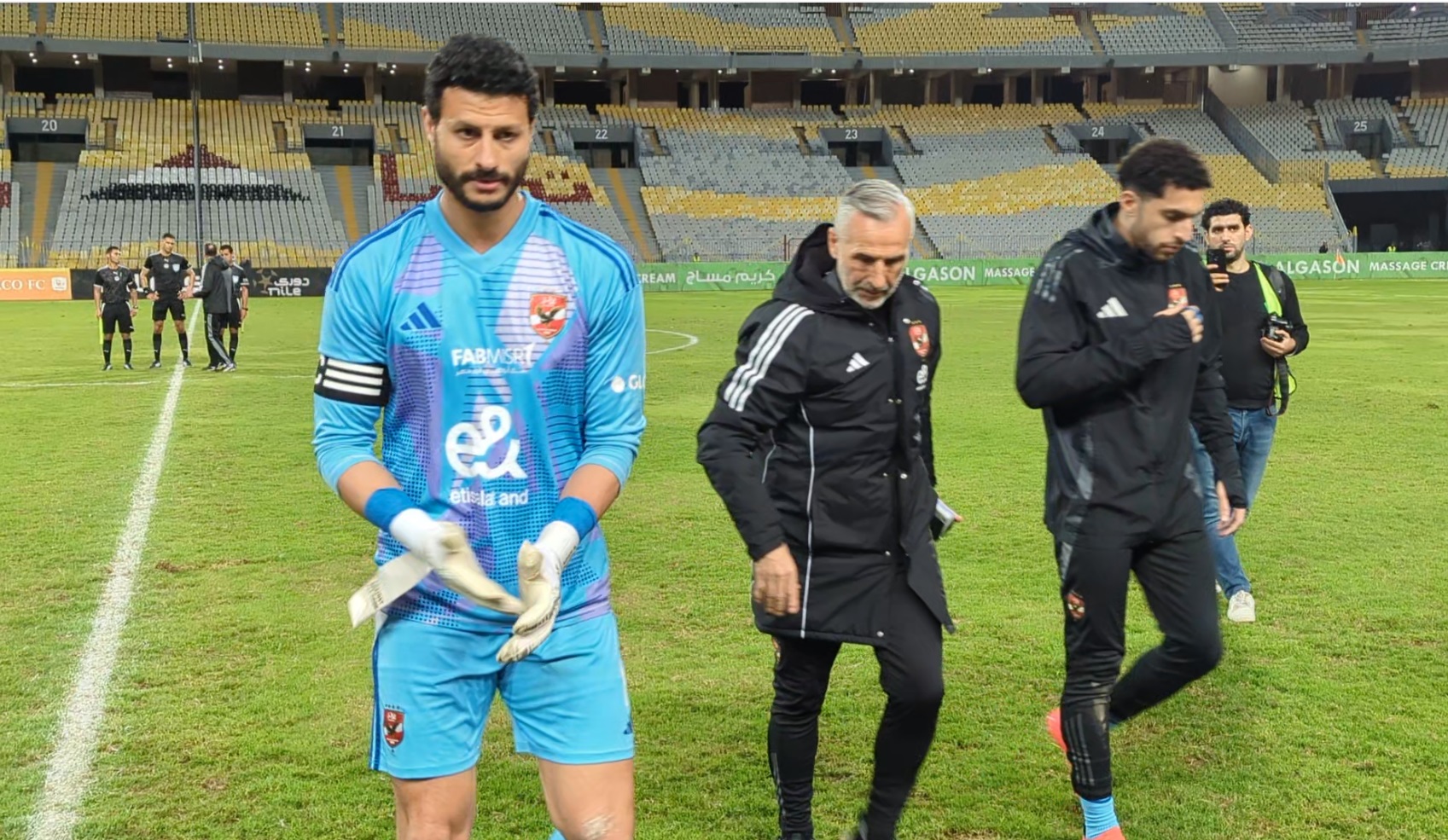 رد فعل محمد الشناوي بعد نهاية مباراة الاهلي وفاركو
             – التقرير